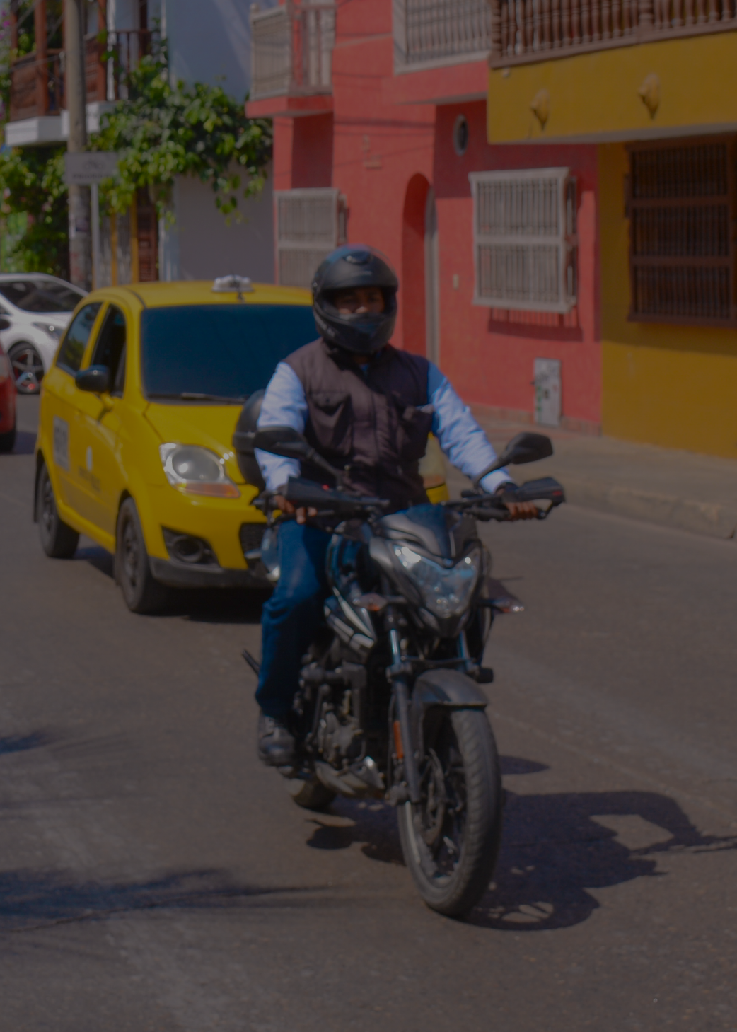 La moto: el medio de transporte en el que más se están movilizando los cartageneros