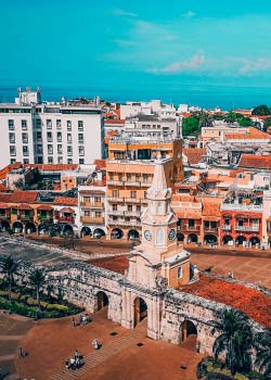 Turismo en Cartagena crece, pero enfrenta desafíos de empleo y sostenibilidad